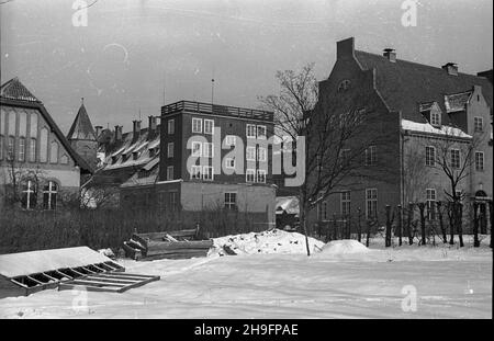 Gdañsk, 1948-03. Politechnika Gdañska, miasteczko akademickie. Dok³adny dzieñ wydarzenia nieustalony. bk PAP Danzig, März 1948. Technische Universität Danzig, der Campus. bk PAP Stockfoto