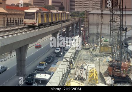 Ein Metro-Star-Zug in der Stadt Kuala Lumpur in Malaysia. Malaysia, Kuala Lumpur, August 1997 Stockfoto