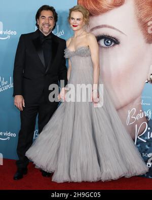 LOS ANGELES, KALIFORNIEN, USA - 06. DEZEMBER: Der Schauspieler Javier Bardem und die Schauspielerin Nicole Kidman kommen zur Los Angeles Premiere von Amazon Studios' 'Being the Ricardos', die am 6. Dezember 2021 im Academy Museum of Motion Pictures in Los Angeles, Kalifornien, USA, stattfand. (Foto von Xavier Collin/Image Press Agency) Stockfoto