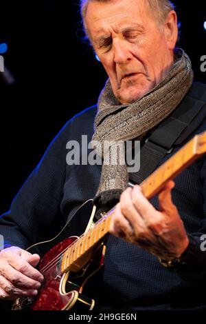 Gitarrist und Sänger Hamish Stuart beim Canterbury Festival im Oktober 2021 Stockfoto