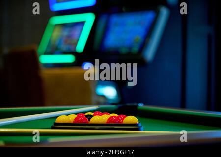Billardtisch in einer Sportbar Stockfoto