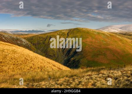 Great Hill über dem Devils Beef Tub in den Scottish Borders Stockfoto