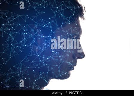 Isolierte Kombination aus Mensch-Silhouette und Abstraktion zum Thema digitale Technologien. Konzept des künstlichen Intellekts, moderne Technologien in Stockfoto