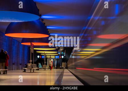 Malerische U-Bahnstation Westfriedhof in München, Bayern, Deutschland Stockfoto