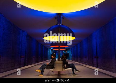 Malerische U-Bahnstation Westfriedhof in München, Bayern, Deutschland Stockfoto