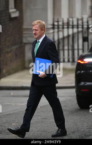 Downing Street, London, Großbritannien. 7. Dezember 2021. Oliver Dowden CBE-Abgeordneter, Minister ohne Portfolio in der Downing Street zu einem wöchentlichen Kabinettstreffen. Quelle: Malcolm Park/Alamy Live News. Stockfoto