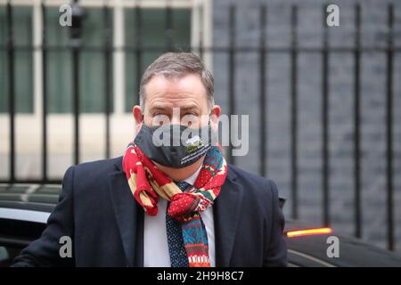 London, Großbritannien. 7th Dez 2021. Staatsminister Nigel Adams kommt zur wöchentlichen Kabinettssitzung in der Downing Street Nr. 10. Quelle: Uwe Deffner/Alamy Live News Stockfoto