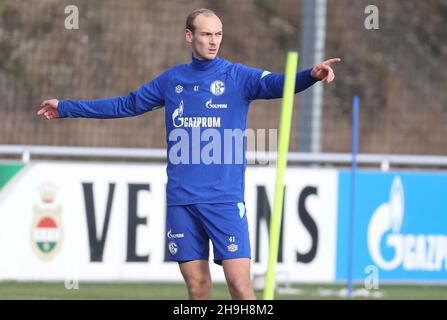 Stadt Gelsenkirchen, Deutschland. 07th Dez, 2021. firo: 07.12.2021, Fuvuball, 1st Bundesliga, Saison 2021/2022, FC Schalke 04, Training, HENNING MATRICIANI/dpa/Alamy Live News Stockfoto