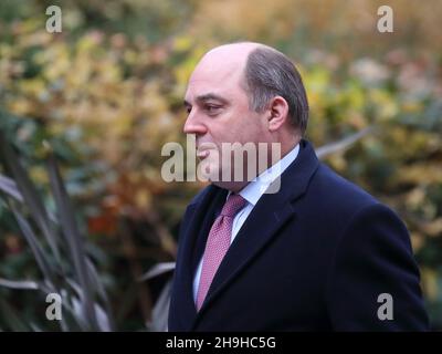 London, Großbritannien. 7th Dez 2021. Verteidigungsminister Ben Wallace kommt zur wöchentlichen Kabinettssitzung in der Downing Street Nr. 10. Quelle: Uwe Deffner/Alamy Live News Stockfoto