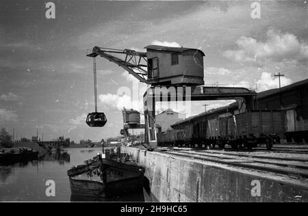 Polska, 1948-07-20. Port œródl¹dowy na Odrze. mw PAP Polen, 20. Juli 1948. Binnenhafen an der oder. mw PAP Stockfoto