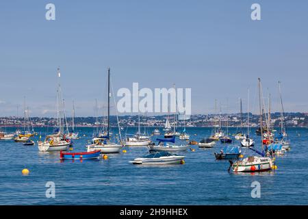 BRIXHAM, DEVON, UK - JULI 28 : Blick auf die Boote in Brixham, Devon am 28. Juli 2012 Stockfoto