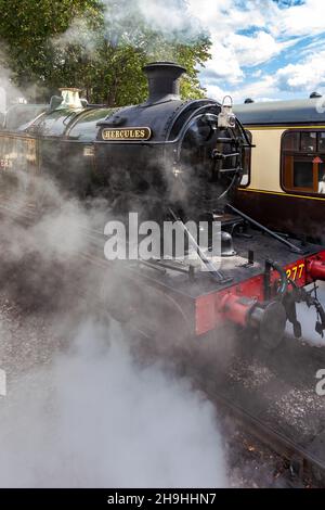 PAIGNTON DEVON, UK - JULY 28 : 4277 BR Dampflokomotive GWR 4200 Class 2-8-0T Tankmotor bei Paignton Devon am 28. Juli 2012 Stockfoto