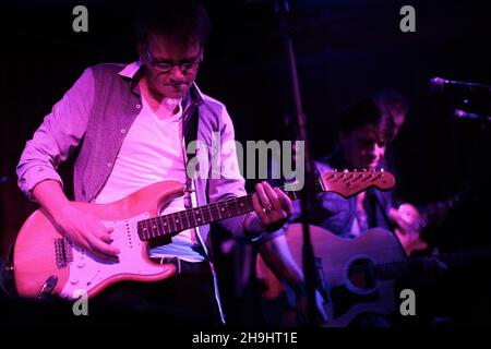 Die Dunwells treten live auf der Bühne in Borderline auf Stockfoto