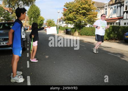 Szenen aus dem Ealing-Halbmarathon 2013 Stockfoto