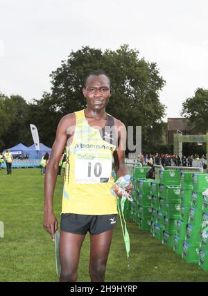 Matthew Kimitaie, der Sieger des Ealing Halbmarathons 2013 Stockfoto