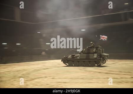 Eine motorisierte Hommage an die Helden der Schlacht der Falklands mit Skorpionpanzern bei den Proben für das British Military Tournament am Earls Court in London Stockfoto