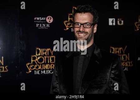 Marcus Brigstock auf dem roten Teppich bei der Eröffnungsnacht von Dirty Rotten Scoundrels im Savoy Theatre in London Stockfoto