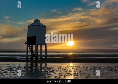 Leuchtturm bei Sonnenuntergang, Burnham auf See, somerset 2021 Stockfoto