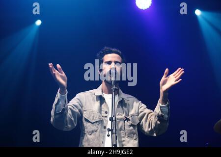 Devendra Banhart tritt auf der Woods Stage am 4. Tag des 2016 End of the Road Festivals in Larmer Tree Gardens in Dorset auf. Bilddatum: Sonntag, 4. September 2016. Bildnachweis sollte lauten: Richard Gray/ EMPICS Entertainment. Stockfoto