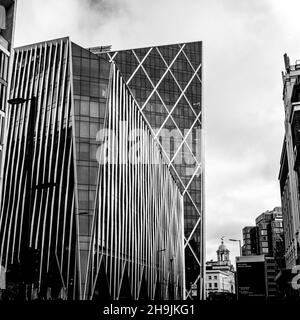 Central London UK November 21 2021, Zeitgenössisches Design der Fassade des Nova Building Victoria Street London With No People Stockfoto