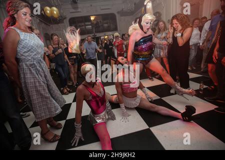 Drag Artists Haus of Eden bei der Lost in Disco Night in der Bush Hall in London. Fototermin: Samstag, 17. Juni 2017. Bildnachweis sollte lauten: Richard Gray/EMPICS Entertainment. Stockfoto