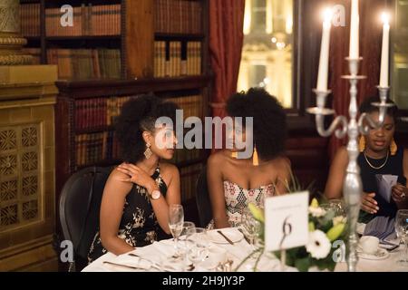 Menschen, die eine vom Afrika-Gipfel organisierte Party im dritten Stock des National Liberal Club am One Whitehall Place, Westminster, London, genießen. Fototermin: Samstag, 21. April 2018. Bildnachweis sollte lauten: Richard Gray/EMPICS Stockfoto