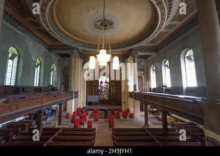 Blick in die St. Anne's Church (erbaut 1727) in Limehouse, London, die vom Architekten Nichola Hawksmoor (1661-1736) entworfen wurde, der zusammen mit Christopher Wren arbeitete. Fototermin: Dienstag, 22. Mai 2018. Bildnachweis sollte lauten: Richard Gray/EMPICS Stockfoto