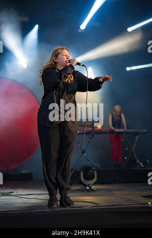 Kate Tempest tritt am Ende des Road Festivals 2019 in den Larmer Tree Gardens in Dorset auf. Fototermin: Samstag, 31. August 2019. Bildnachweis sollte lauten: Richard Gray/EMPICS Stockfoto