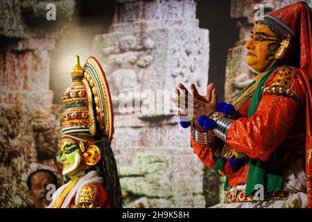 Eine Aufführung von Narakasuravadham. Aus einer Serie von Reisefotos in Kerala, Südindien. Fototermin: Freitag, 17. Januar 2020. Bildnachweis sollte lauten: Richard Gray/EMPICS Stockfoto