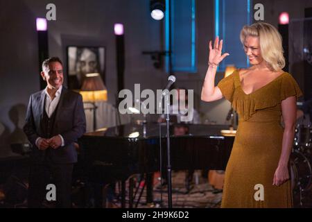 Hanna Waddingham spielt live bei L-Acoustics Creation in London als Teil von West End Unplugged, einer Initiative zur Spendensammlung für verschiedene Wohltätigkeitsorganisationen, die Theaterarbeiter unterstützen. Fotodatum: Donnerstag, 20. August 2020. Bildnachweis sollte lauten: Richard Gray/EMPICS Stockfoto