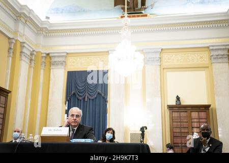 Washington, Usa. 07th Dez 2021. Michael Bolton, Generalinspekteur der US Capitol Police, bezeugt den Angriff auf das Capitol vom 6th. Januar vor dem Reglement- und Verwaltungsausschuss des Senats auf dem Capitol Hill in Washington, DC am Dienstag, dem 7. Dezember 2021. Foto von Sarah Silbiger/UPI Credit: UPI/Alamy Live News Stockfoto