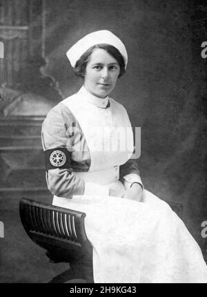 1915. Fotoportrait der Krankenschwester Isabel Dagwell (Voluntary Aid Detachment, VAD) des hl. Johannes. Sie diente zwischen 1915-1918 als Teil der territorialen medizinischen Dienste der britischen Armee in Frankreich. Stockfoto