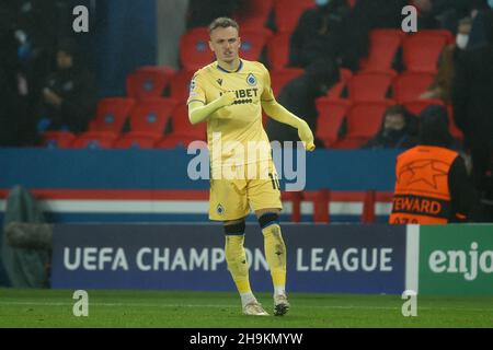 PARIJS, FRANKREICH - 7. DEZEMBER: Noa lang vom Club Brugge während des Spiels der Gruppe A - UEFA Champions League zwischen Paris Saint-Germain und dem Club Brugge im Parc des Princes am 7. Dezember 2021 in Parijs, Frankreich (Foto: Herman Dingler/Orange Pictions) Stockfoto