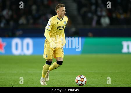 PARIJS, FRANKREICH - 7. DEZEMBER: Noa lang vom Club Brugge während des Spiels der Gruppe A - UEFA Champions League zwischen Paris Saint-Germain und dem Club Brugge im Parc des Princes am 7. Dezember 2021 in Parijs, Frankreich (Foto: Herman Dingler/Orange Pictions) Stockfoto