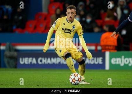 PARIJS, FRANKREICH - 7. DEZEMBER: Noa lang vom Club Brugge während des Spiels der Gruppe A - UEFA Champions League zwischen Paris Saint-Germain und dem Club Brugge im Parc des Princes am 7. Dezember 2021 in Parijs, Frankreich (Foto: Herman Dingler/Orange Pictions) Stockfoto