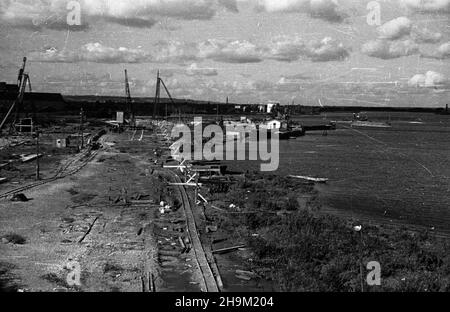 Stettin, 1948-09. Rozbudowa Portu Szczeciñskiego. NZ. Budowa stacji rozrz¹dowej, która bêdzie obs³ugiwa³a basen prze³adunkowy. msa PAP Dok³adny dzieñ wydarzenia nieustalony. Szczecin, September 1948. Die Entwicklung des Hafens von Stettin. Der Bau des Rangierbahnhofs für den Betrieb des Umladebeckens. msa PAP Stockfoto