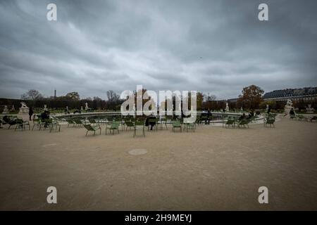 Tuileries Garden in Paris, Frankreich. Der Garten ist ein öffentlicher Garten, der sich zwischen dem Louvre und dem Place de la Concorde im Arrondissement von 1st befindet Stockfoto