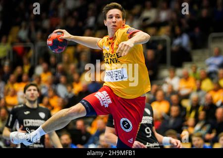 Odense, Dänemark. 07th Dez 2021. Jerry Tollbring (9) von GOG beim EHF-Europaliga-Spiel zwischen GOG und TBV Lemgo Lippe in der Jyske Bank Arena in Odense. (Foto: Gonzales Photo/Alamy Live News Stockfoto