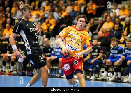 Odense, Dänemark. 07th Dez 2021. Jerry Tollbring (9) von GOG beim EHF-Europaliga-Spiel zwischen GOG und TBV Lemgo Lippe in der Jyske Bank Arena in Odense. (Foto: Gonzales Photo/Alamy Live News Stockfoto