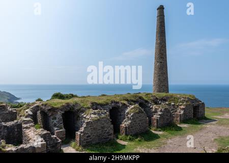 Blick auf die Arsen-Labryinthe bei der Botallack Mine in Cornwall Stockfoto