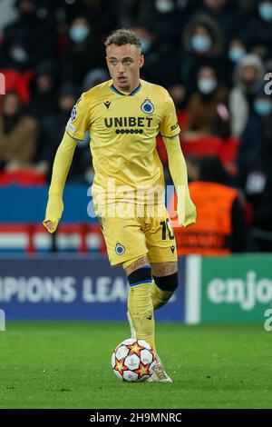 PARIJS, FRANKREICH - 7. DEZEMBER: Noa lang vom Club Brugge während des Spiels der Gruppe A - UEFA Champions League zwischen Paris Saint-Germain und dem Club Brugge im Parc des Princes am 7. Dezember 2021 in Parijs, Frankreich (Foto: Herman Dingler/Orange Pictions) Stockfoto