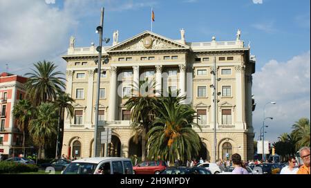 BARCELONA, SPANIEN - 25. Sep 2010: Eine wunderschöne Aussicht auf das Gebäude der Militärregierung in Barcelona, Spanien Stockfoto