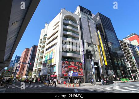 Der Hakuhinkan Toy Park in Ginza ist das Hauptgeschäft für dieses Spielzeuggeschäft und erstreckt sich über fünf Stockwerke. Stockfoto