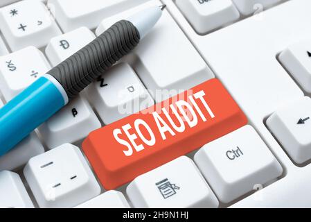 Schild mit Seo Audit. Business Concept Search Engine Optimization Validierung und Verifizierung der Prozesstranskribierung von Internet Meeting Audio Record Stockfoto