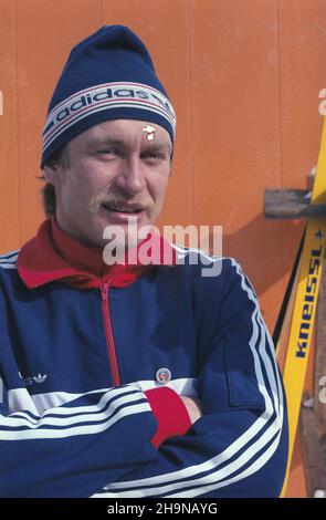 Jugos³awia Sarajewo 02,1984. Zimowe Igrzyska Olimpijskie w dniach 8-19 lutego. NZ. polski biegacz narciarski Józef £uszczek. js PAP/Wojciech Kryñski Dok³adny dzieñ wydarzenia nieustalony. Jugoslawien Sarajevo Februar 1984. Die Olympischen Winterspiele am 8-19. Februar. Im Bild: Der polnische Skirennfahrer Jozef Luszczek. js PAP/Wojciech Krynski genaues Datum unbekannt.