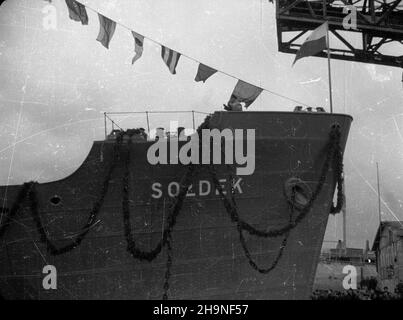 Gdañsk, 1948-11-06. Stocznia Gdañska. Uroczyste wodowanie parowca handlowego SS So³dek (pierwszy statek zbudowany ca³kowicie w Polsce po wojnie). bk PAP Danzig, 6. November 1948. Die Danziger Werft. Die Zeremonie zum Start des SS Soldek Handelsschiffs (das erste vollständig in Polen nach dem Krieg gebaute Schiff). bk PAP Stockfoto