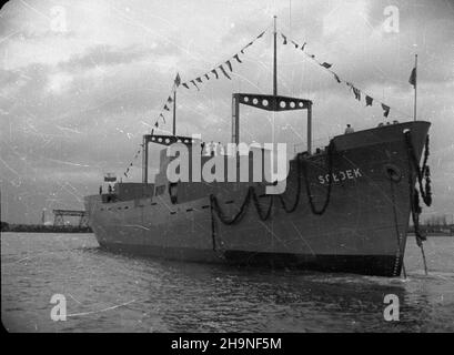 Gdañsk, 1948-11-06. Stocznia Gdañska. Uroczyste wodowanie parowca handlowego SS So³dek (pierwszy statek zbudowany ca³kowicie w Polsce po wojnie). bk PAP Danzig, 6. November 1948. Die Danziger Werft. Die Zeremonie zum Start des SS Soldek Handelsschiffs (das erste vollständig in Polen nach dem Krieg gebaute Schiff). bk PAP Stockfoto