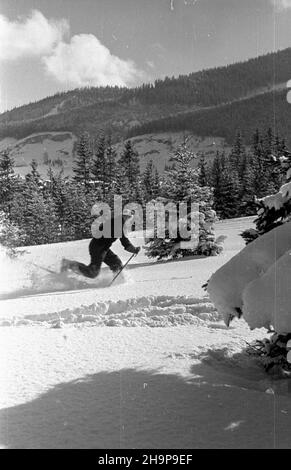 Zakopane, 1949-02. Tatrzañska turystyka zimowa. Dok³adny dzieñ wydarzenia nieustalony. bk PAP Zakopane, 1949. Februar. Wintertourismus in der Tatra. bk PAP Stockfoto