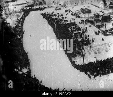 Szczyrk, 1949-02. W dniach 4-9 lutego odbywa³y siê XXIV Narodowe Narciarskie Mistrzostwa Polski. uu PAP Szczyrk, 1949. Februar. Die polnische Ski-Nationalmeisterschaft 24th fand vom 4. Bis 9. Februar statt. uu PAP Stockfoto