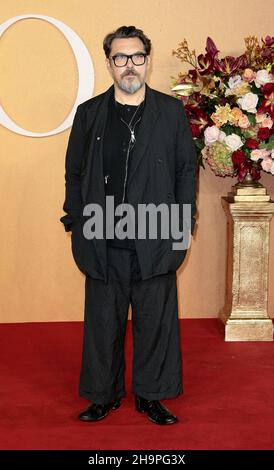 07. Dez 2021 - London, England, Großbritannien - Joe Wright nimmt an der Cyrano UK Premiere, Odeon Luxe, Leicester Square Teil Stockfoto